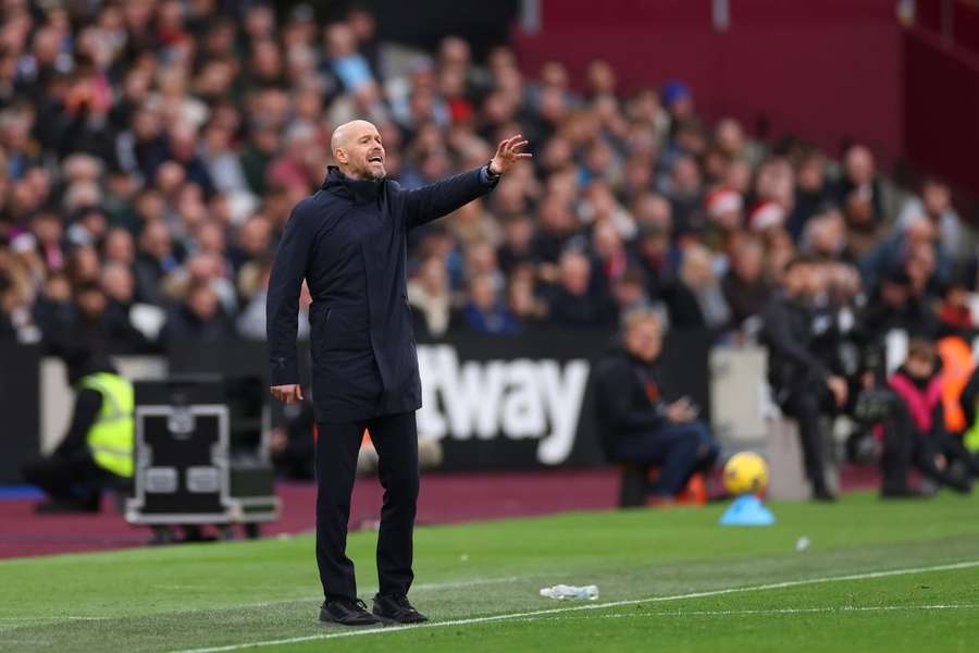 Why Man Utd boss Ten Hag decided to hold back Zirkzee