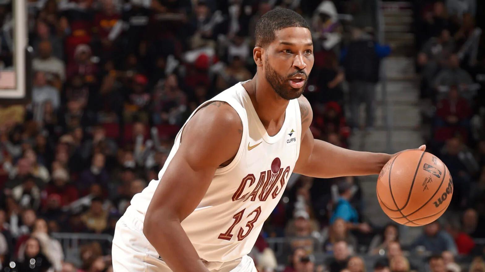 Tristan Thompson and Cavaliers Reach Agreement on 1-Year Contract: Reports