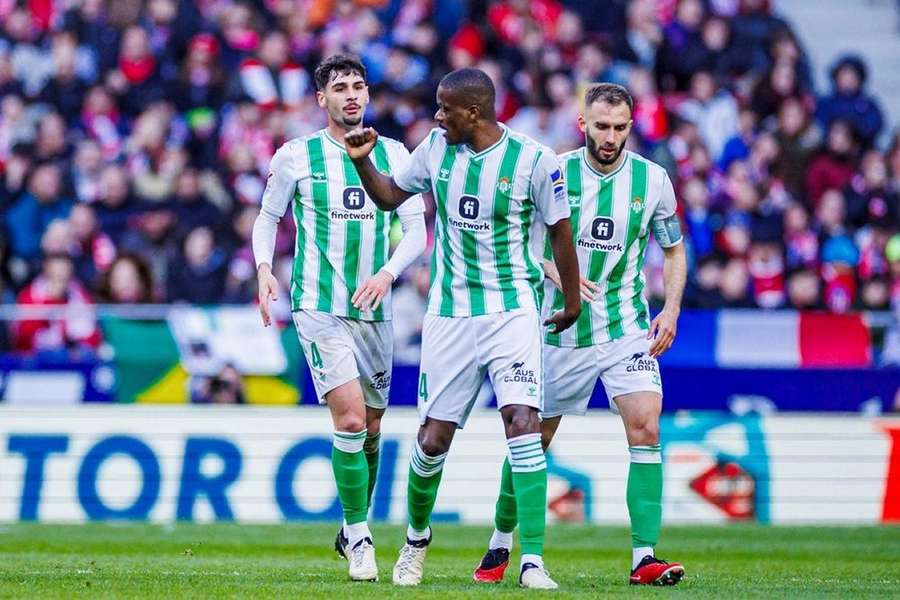 Real Betis coach Pellegrini defends Roque's missed goals: Carlos Volcano