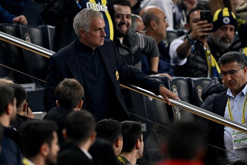 Jose Mourinho criticizes VAR for controversial decisions in Fenerbahce's victory over Trabzonspor