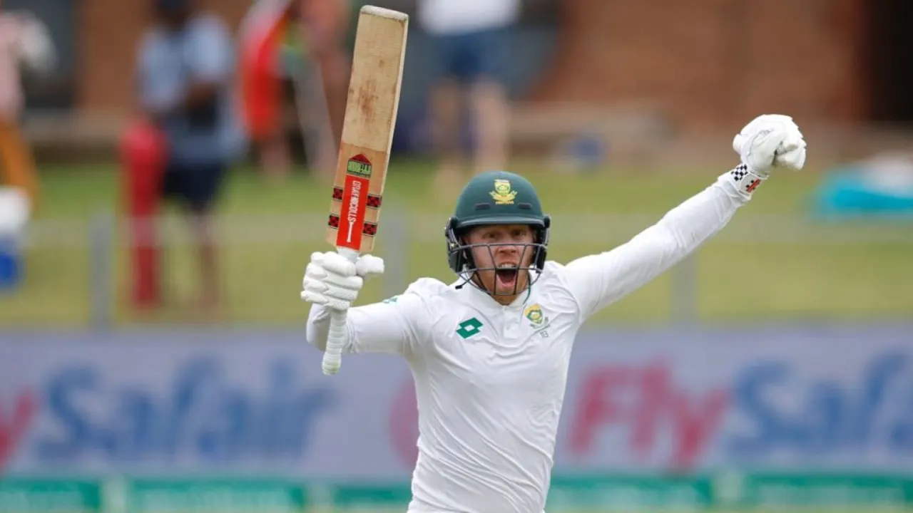 Verreynne's explosive 105* propels South Africa to a commanding total of 358